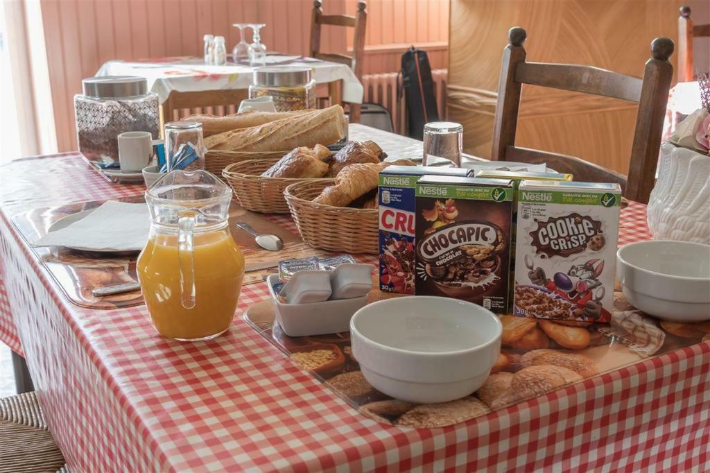 Hotel Du Cygne De La Croix Blanche Lailly-en-Val エクステリア 写真