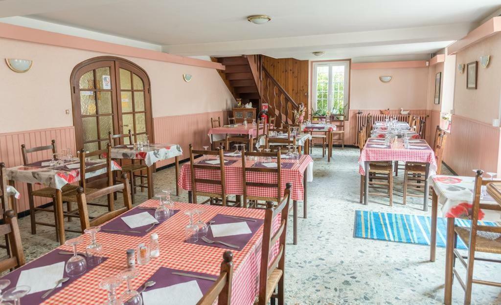 Hotel Du Cygne De La Croix Blanche Lailly-en-Val エクステリア 写真