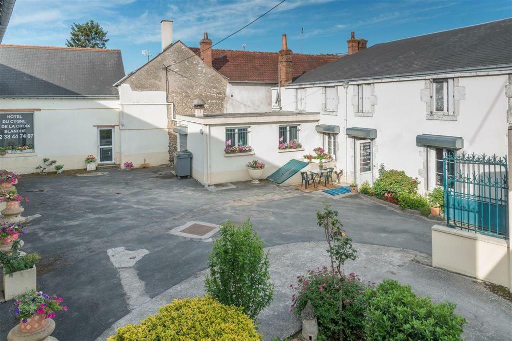 Hotel Du Cygne De La Croix Blanche Lailly-en-Val エクステリア 写真