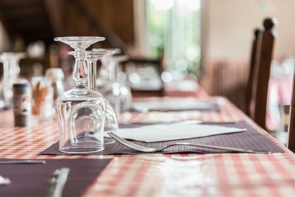 Hotel Du Cygne De La Croix Blanche Lailly-en-Val エクステリア 写真