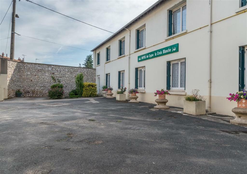 Hotel Du Cygne De La Croix Blanche Lailly-en-Val エクステリア 写真